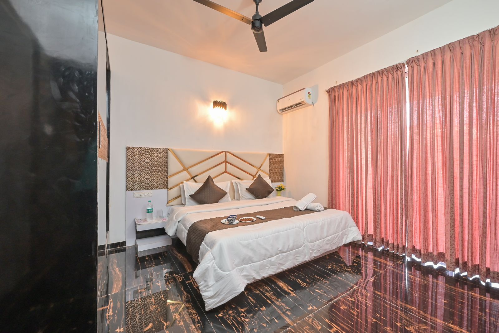 Lonavala- Little Olk Villa With Pool