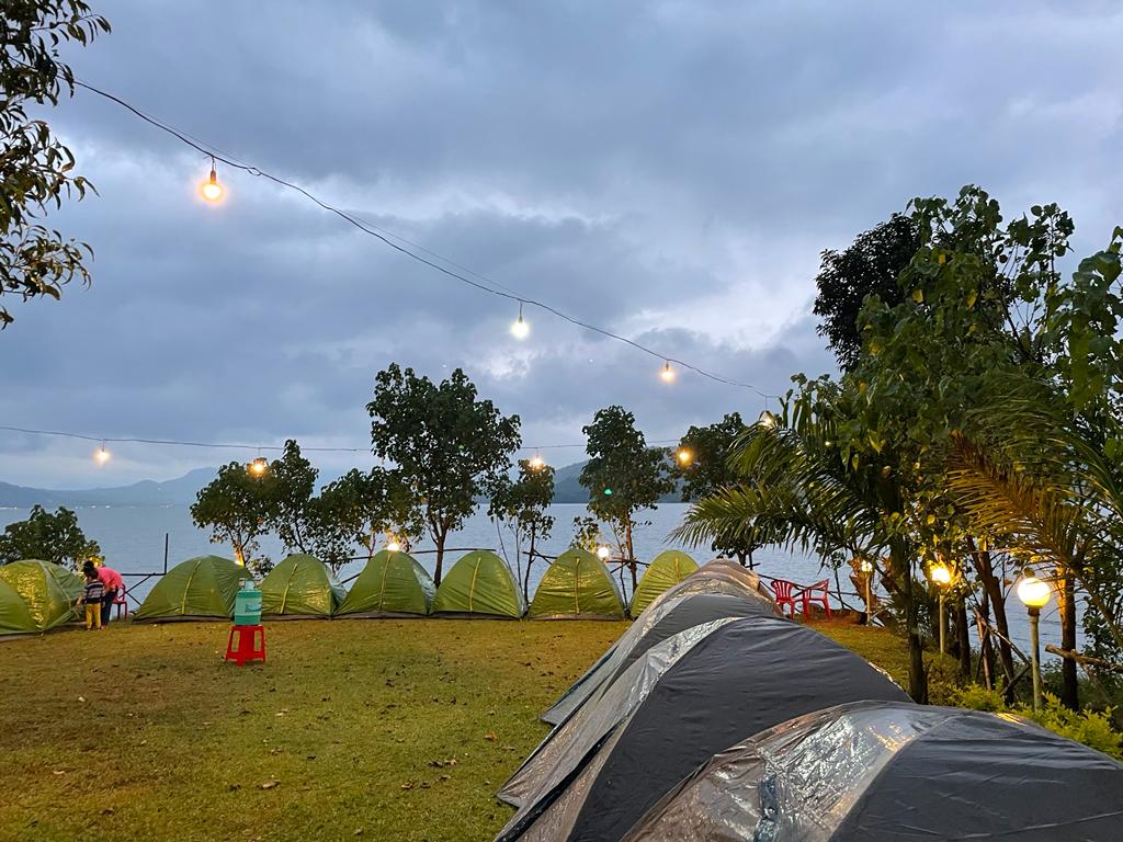 Pawna Lake i Land Camping